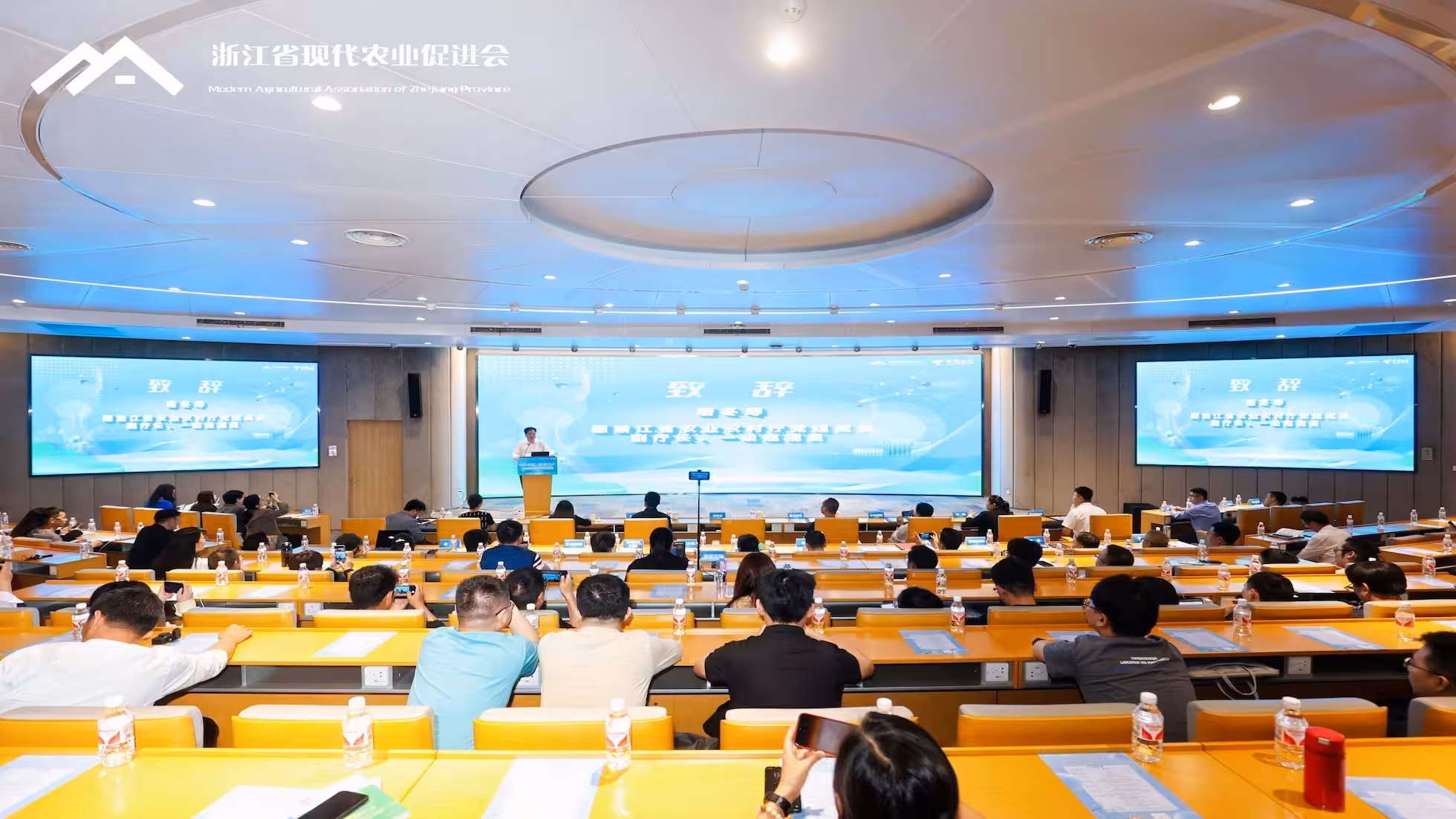 The 2025 Modern Agriculture AI Integration Innovation Ecosystem Conference Successfully Held, Yunhe Intelligence’s Yuan Bingqiang Shares Experience in Building Unmanned Farms